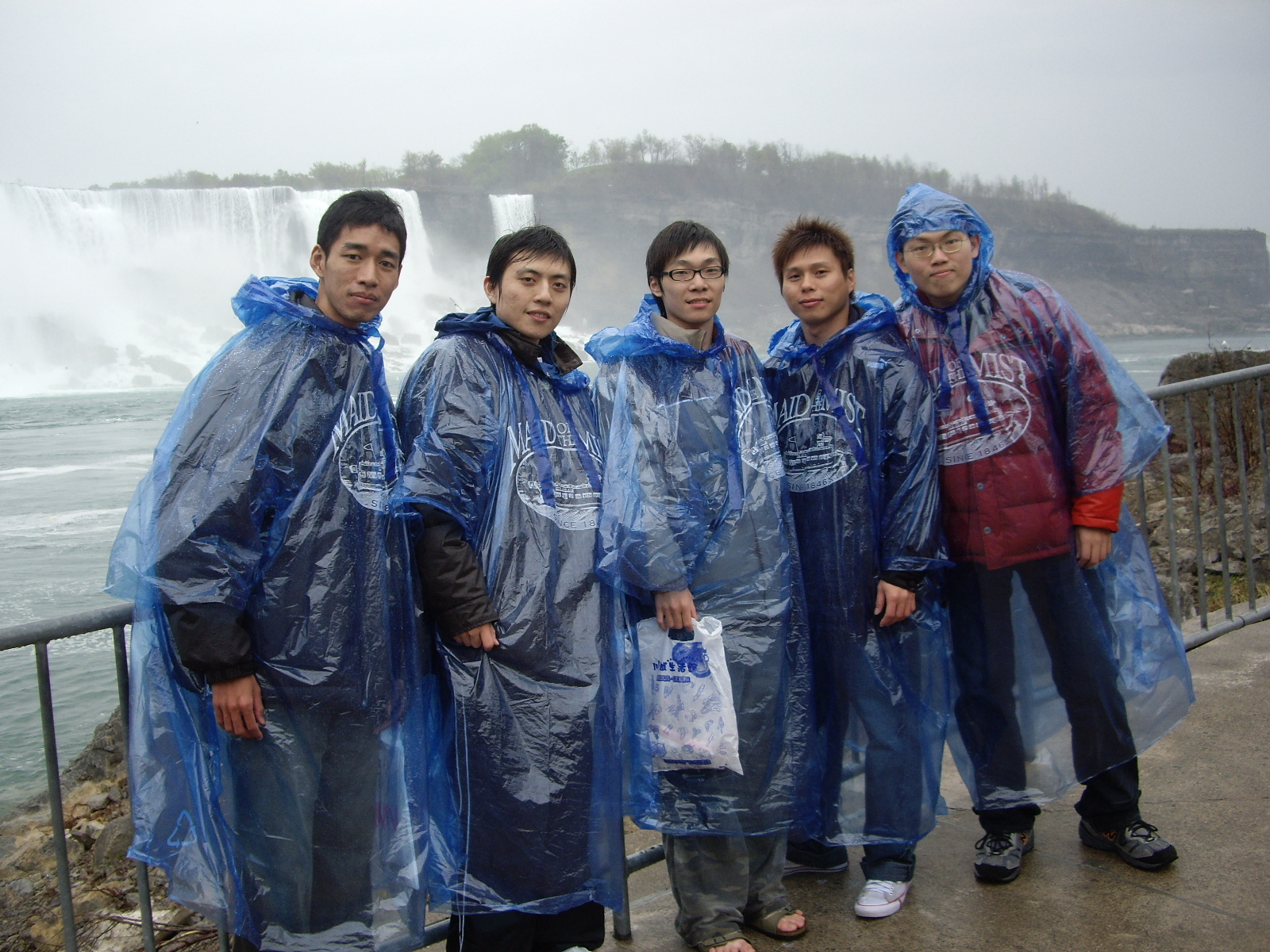 ISMRM 2008 尼加拉瓜瀑布前合影